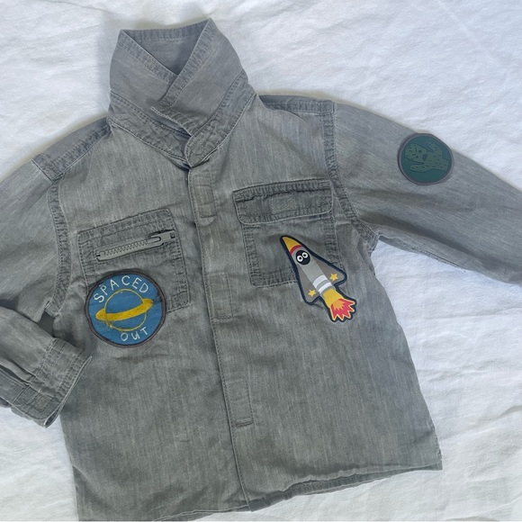 ❌SOLD❌ Stella McCartney Kids Embroidered Grey Denim Space Button Down - Picture 2 of 4